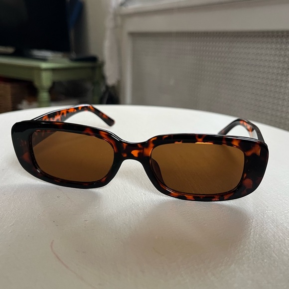 UO Sunglasses Set of 3 - Picture 4 of 4